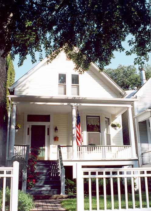 Figure 7. An 1890s Worker Cottage in the Lincoln Park neighborhood, Chicago (DePaul University Library Digital Collections, Wanda Harold, photographer 2000).