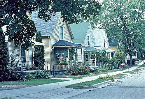 Figure 14. A streetscape of Worker Cottages in Ann Arbor's Old West Side (author).